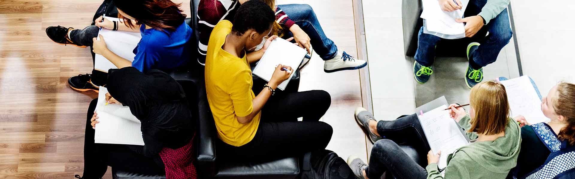 Share of overseas students choosing to study in the UK set to grow